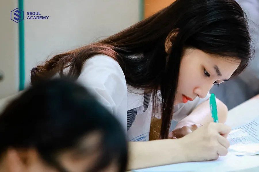 Con gái học khối D hay A1 tuỳ thuộc vào tính cách và khả năng của mỗi người