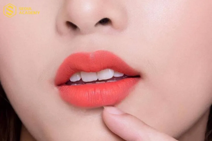 Muốn biết phun môi có thành công hay không hãy nhìn vào độ đều màu của môi lên sau phun xăm