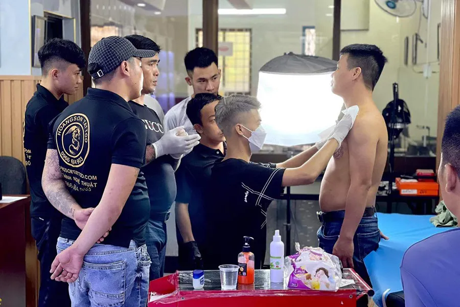 Tattoo Hoàng Sơn là cơ sở dạy học xăm hình nghệ thuật nổi tiếng