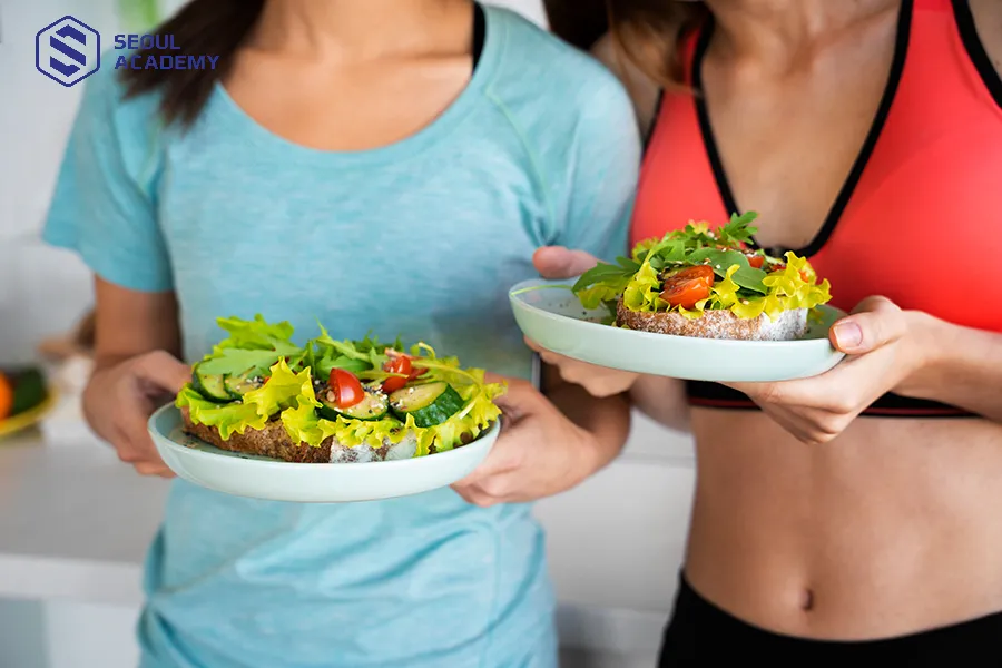 Chế độ ăn uống khoa học bổ sung nhiều chất dinh dưỡng cần thiết cho cơ thể ngày tới tháng