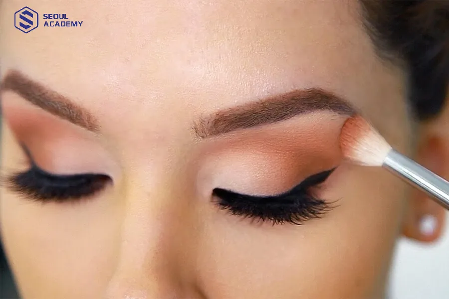 Bộ trang điểm cơ bản cho học sinh chỉ cần 1 - 2 cọ tán màu mắt là đủ Bộ trang điểm cơ bản cho học sinh chỉ cần 1 - 2 cọ tán màu mắt là đủ