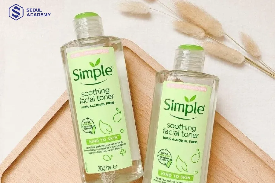 Simple Soothing Facial Toner có giá cực “hạt dẻ” nhưng chất lượng cực tốt Simple Soothing Facial Toner có giá cực “hạt dẻ” nhưng chất lượng cực tốt