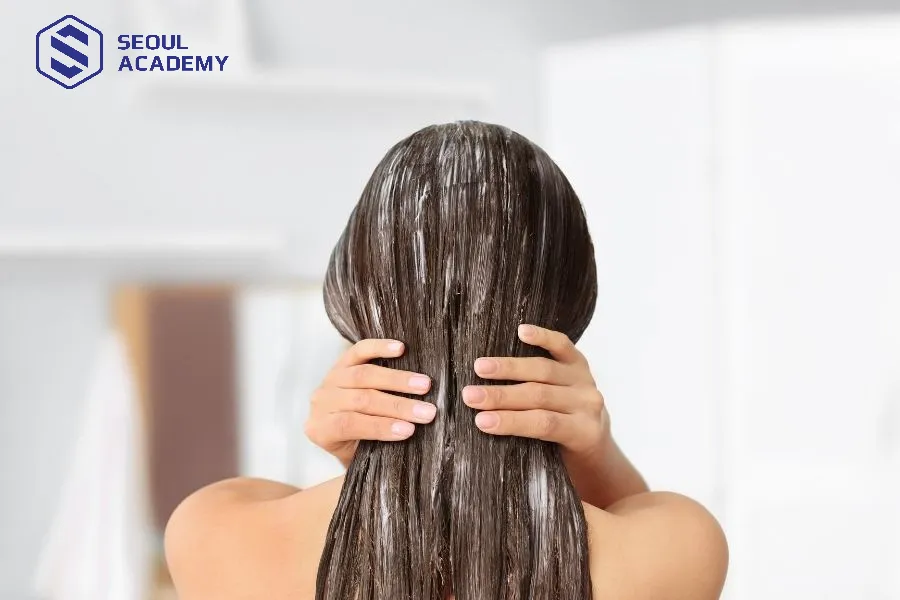 Nên tham khảo những lời khuyên từ chuyên gia chăm sóc tóc