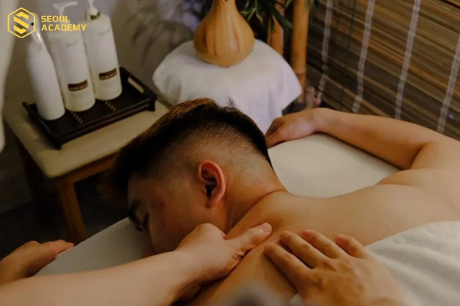 Nghề massage có nhiều tiềm năng phát triển, nếu có đam mê bạn vẫn có thể theo đuổi nghề này và đạt được thành công Nghề massage có nhiều tiềm năng phát triển, nếu có đam mê bạn vẫn có thể theo đuổi nghề này và đạt được thành công