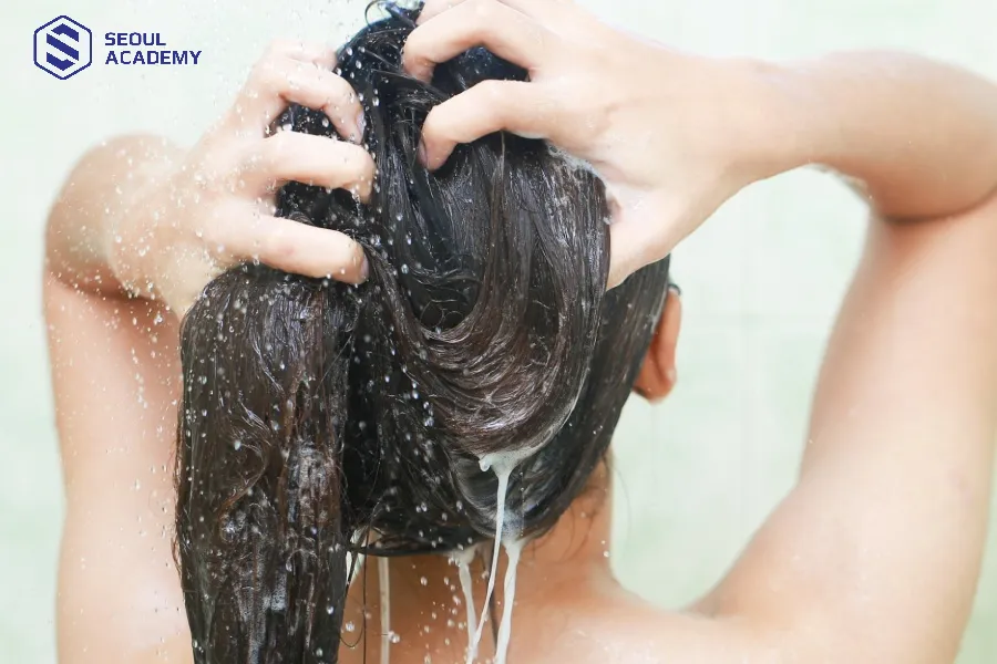 Chỉ nên gội đầu từ 3 ngày sau hấp dầu Chỉ nên gội đầu từ 3 ngày sau hấp dầu