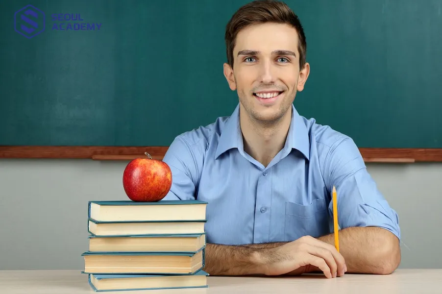 Sư phạm là ngành nghề giúp truyền đạt kiến thức cho thế hệ tương lai