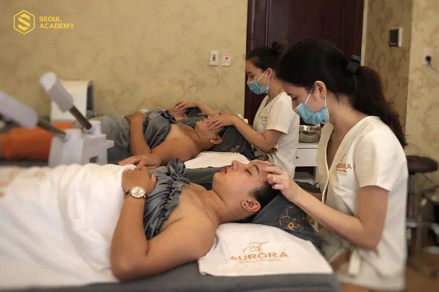 Aurora Beauty & Academy chuyên dạy nghề gội đầu dưỡng sinh