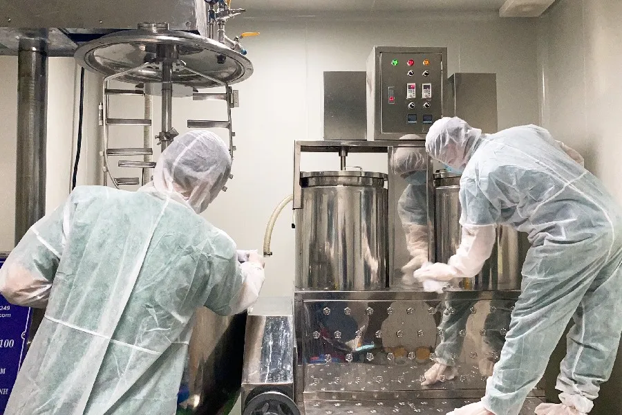 Nếu không biết học làm mỹ phẩm ở đâu tốt, hãy đến với Nessy Cosmetics Nếu không biết học làm mỹ phẩm ở đâu tốt, hãy đến với Nessy Cosmetics