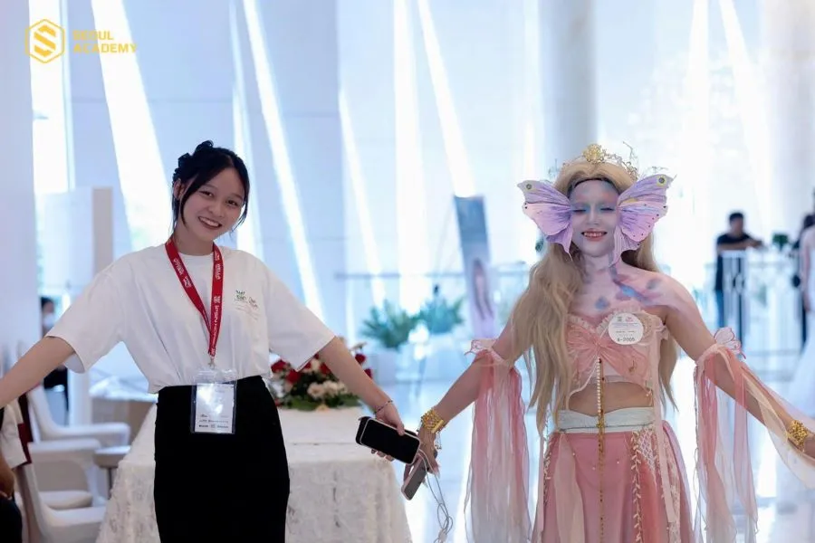 Học viên có thể tự do sáng tạo các kiểu tóc, kiểu trang điểm để giúp nâng cao tay nghề của bản thân