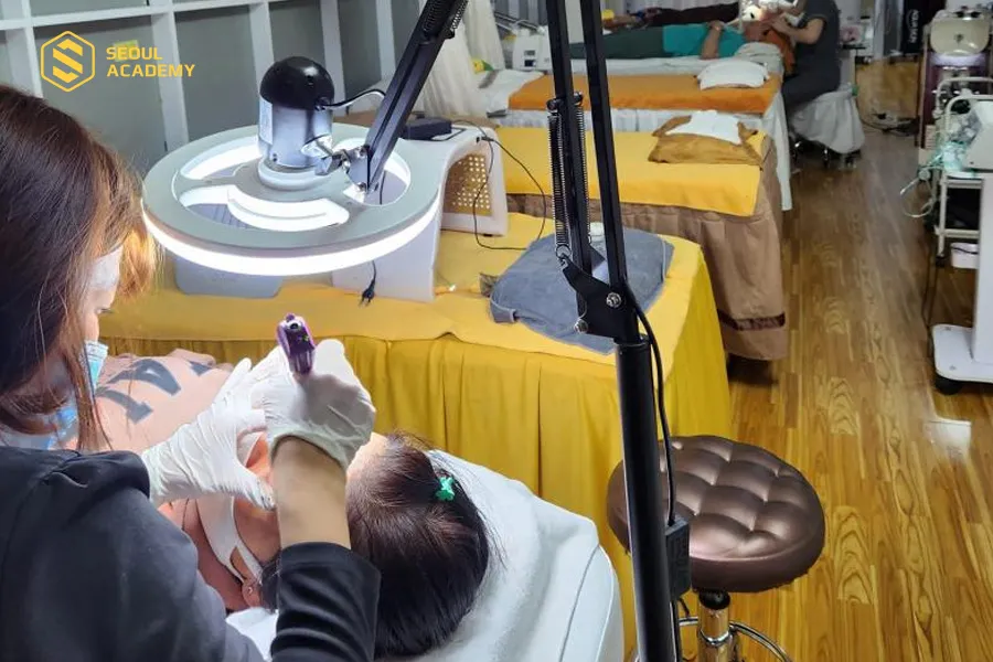 Với kiến thức và kỹ năng hữu ích, mọi người sẽ tự tin làm việc ở bất kỳ nơi đâu