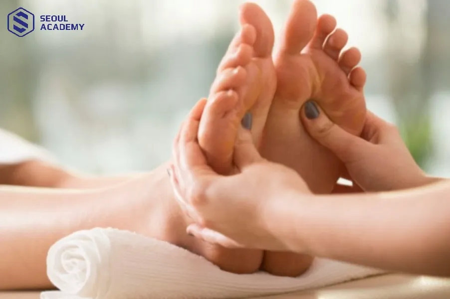 Bạn sẽ được tìm hiểu về hệ thống huyệt đạo quan trọng ở bàn chân Bạn sẽ được tìm hiểu về hệ thống huyệt đạo quan trọng ở bàn chân