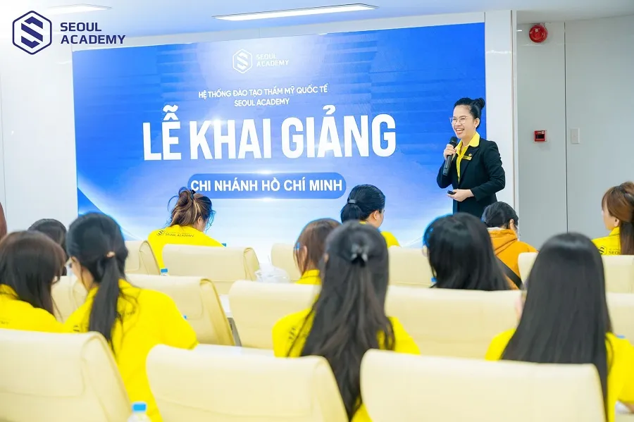 Seoul Academy được biết đến là địa chỉ đào tạo làm nail uy tín, chất lượng, được nhiều học viên theo học