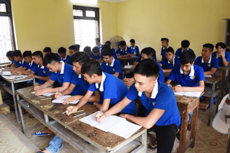 Buổi học lý thuyết tại Trung tâm dạy nghề Thanh Xuân