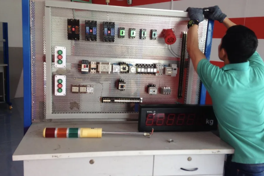 Trung tâm dạy nghề Điện Công nghiệp Bình Dương