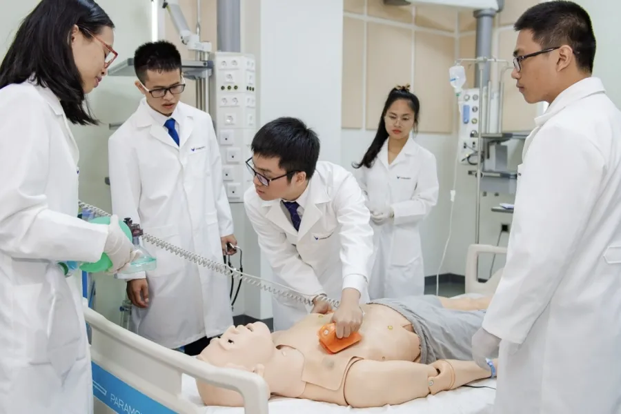 Trường Trung cấp Kinh tế – Kỹ thuật Bình Dương dạy nghề điều dưỡng