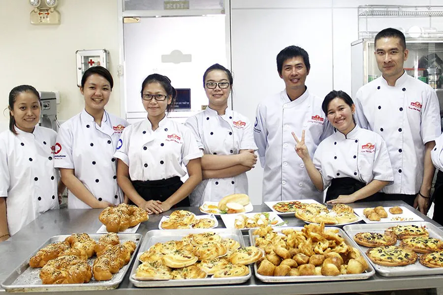 Trung tâm dạy nghề bánh Nhất Hương là địa chỉ không thể thiếu khi tìm kiếm khóa học làm bánh ngắn hạn nổi tiếng
