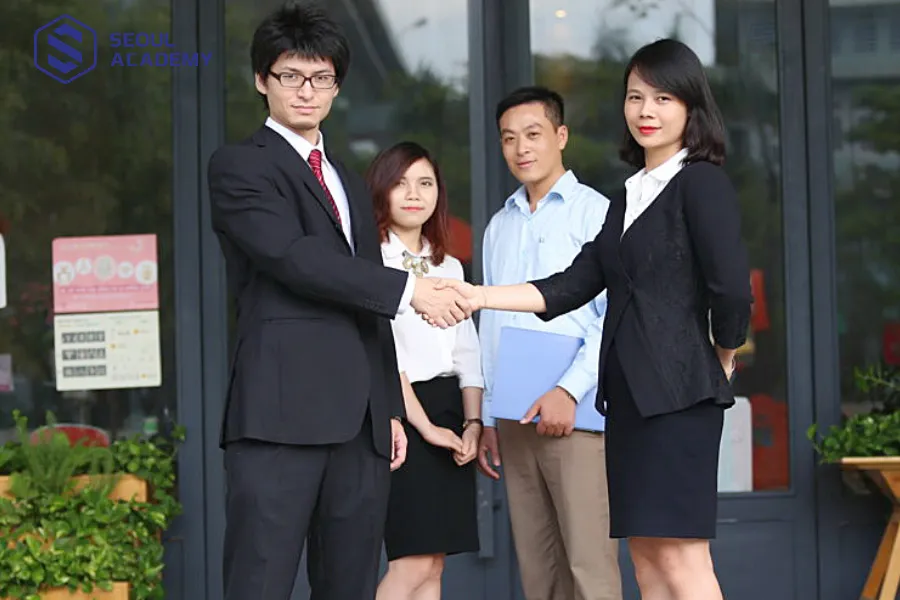 Nhóm ngành ngoại giao với các việc làm thu nhập lý tưởng