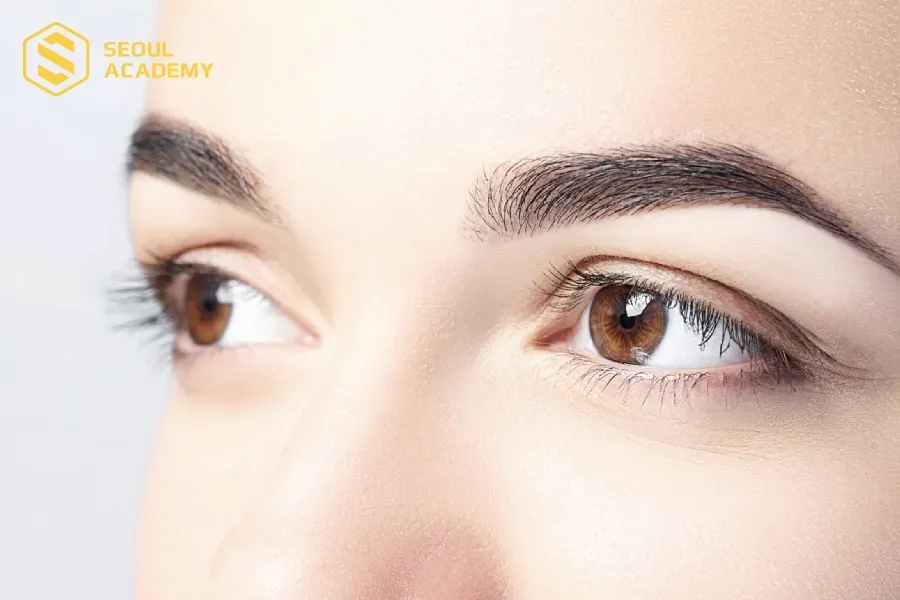 Điêu khắc chân mày chữ V cá tính