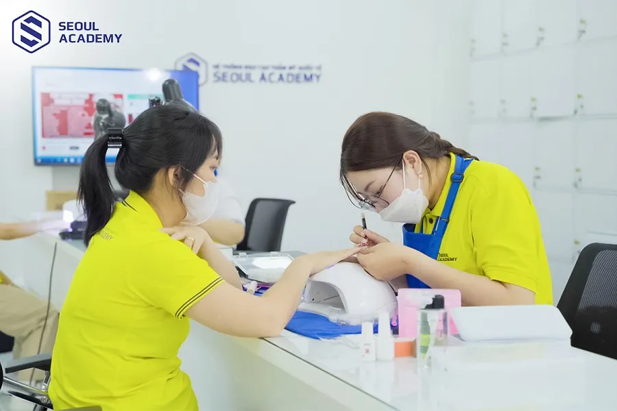 Học nghề nail, có kiến thức nền tảng và tìm kiếm việc làm tại những trang web uy tín