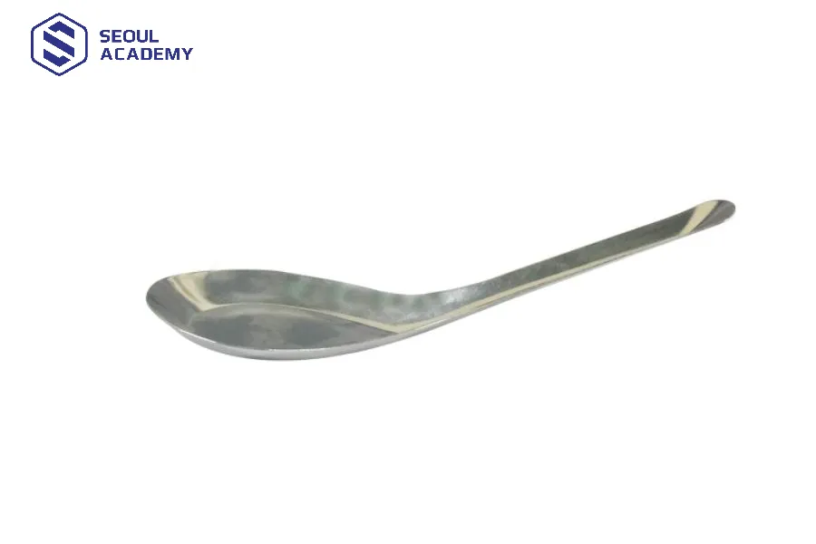 Khi đi thi các sĩ tử có thể chọn mang theo thìa