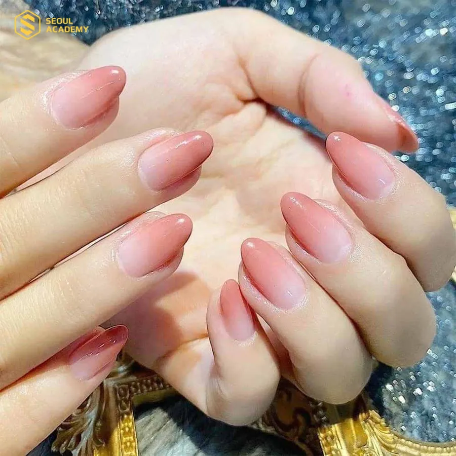 Nail ombre đơn giản nhưng vẫn sang trọng, thanh lịch Nail ombre đơn giản nhưng vẫn sang trọng, thanh lịch