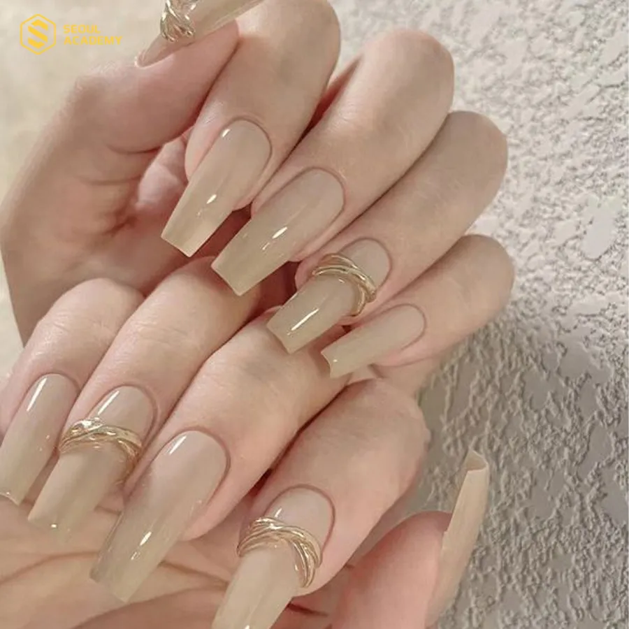 Mẫu nail màu nude tuy đơn giản nhưng vẫn sang trọng Mẫu nail màu nude tuy đơn giản nhưng vẫn sang trọng