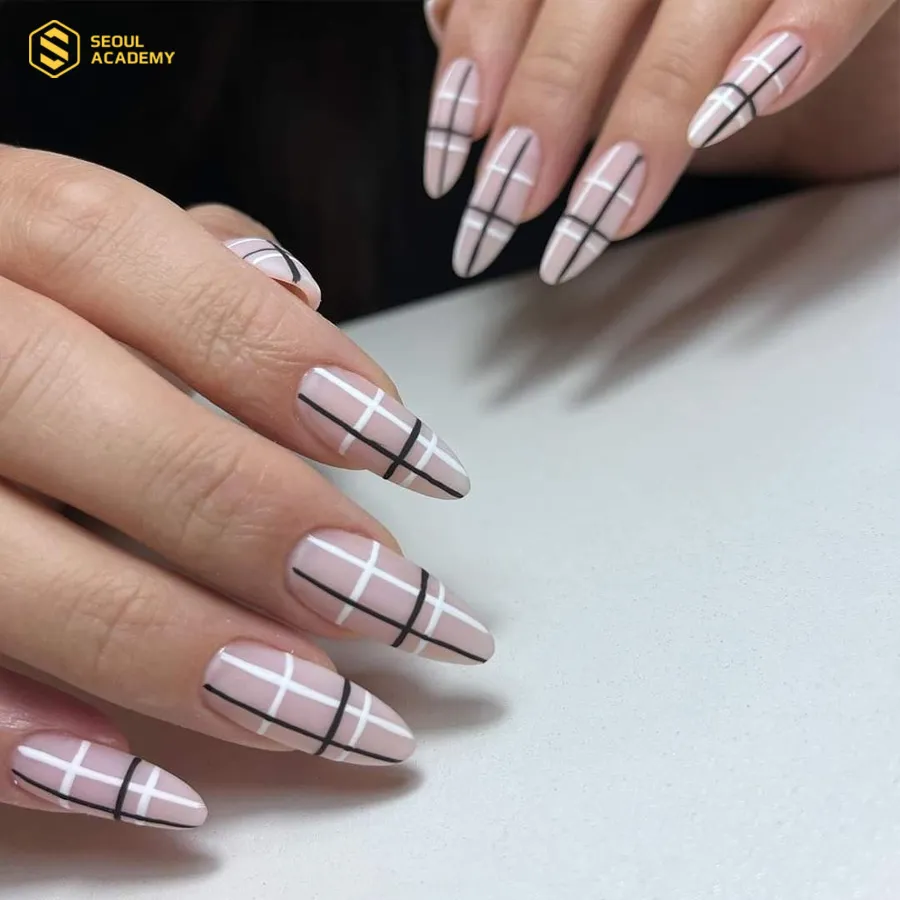 Xu hướng làm nail caro được nhiều người yêu thích hiện nay