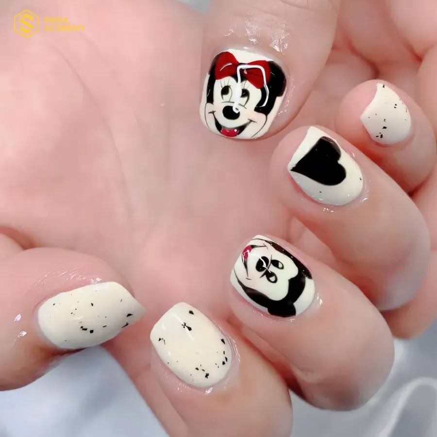 Mẫu nail hoạt hình Mickey dễ thương, năng động Mẫu nail hoạt hình Mickey dễ thương, năng động