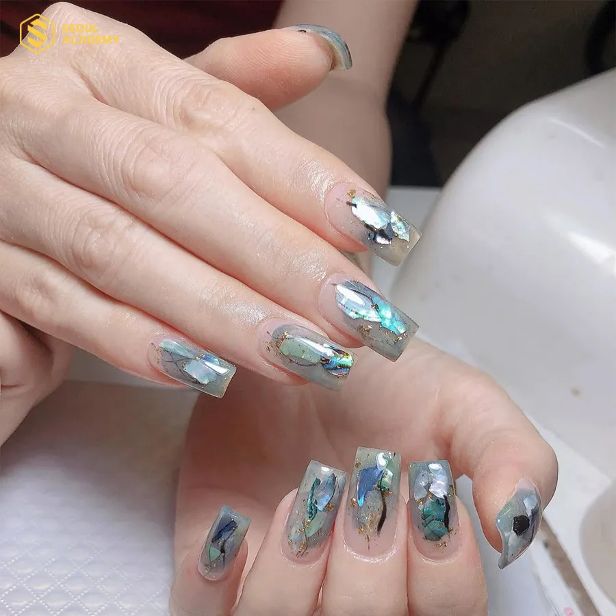 Mẫu nail xà cừ giúp đôi tay thêm sang trọng, quý phái Mẫu nail xà cừ giúp đôi tay thêm sang trọng, quý phái