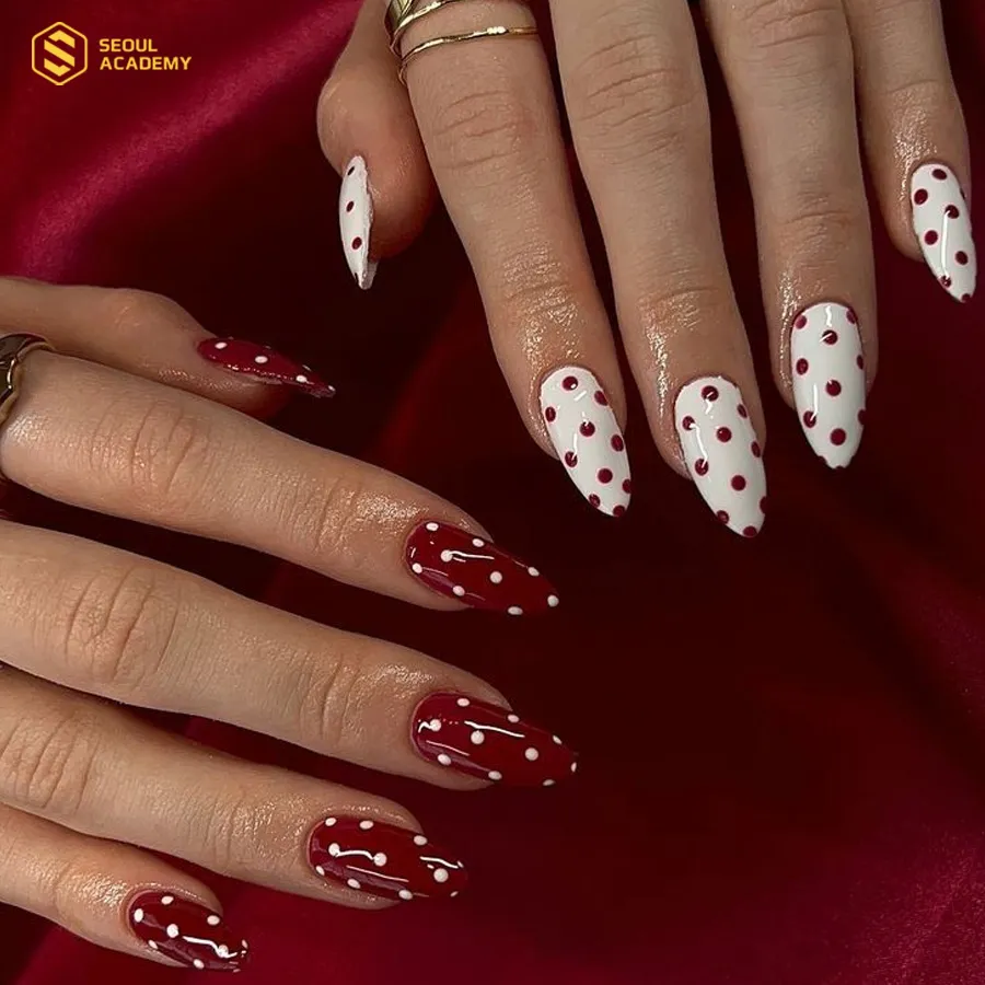 Chấm bi luôn là họa tiết hot trend được nhiều người ưa chuộng Chấm bi luôn là họa tiết hot trend được nhiều người ưa chuộng