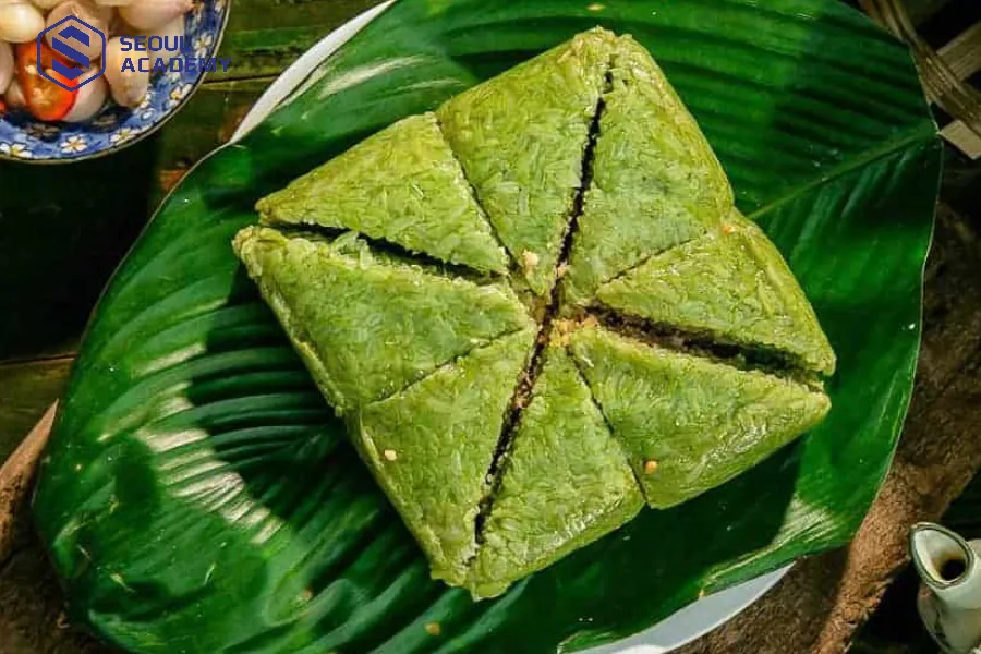 Bánh chưng Tết không thể thiếu trong ngày mùng 1