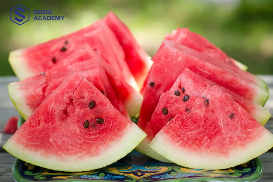 Dưa hấu đỏ thể hiện sự may mắn cho năm mới