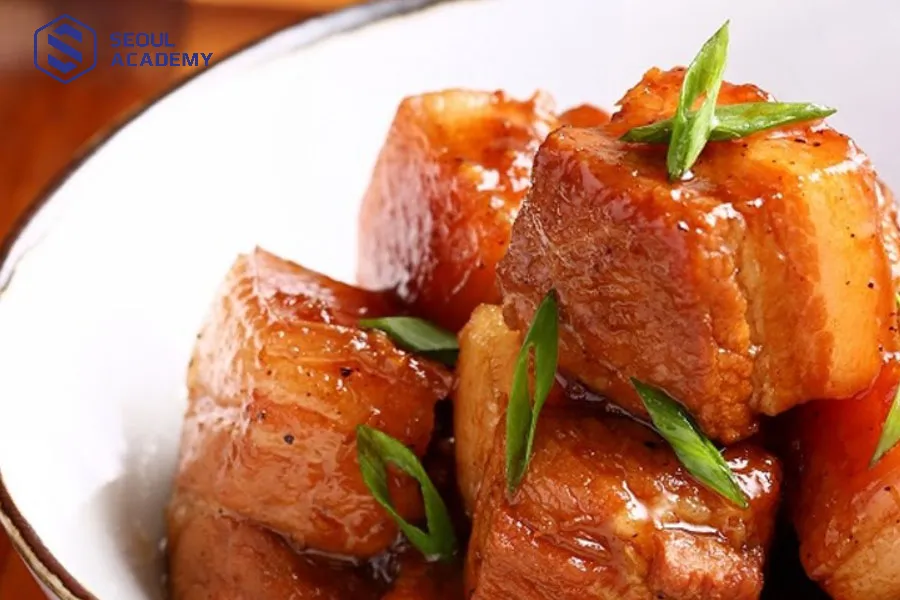 Thịt kho tàu truyền thống không thể thiếu