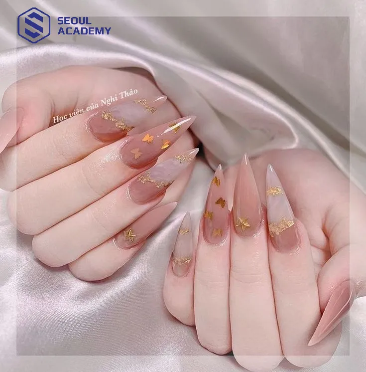 Sang trọng và đẳng cấp với đường viền nhũ vàng kim loại