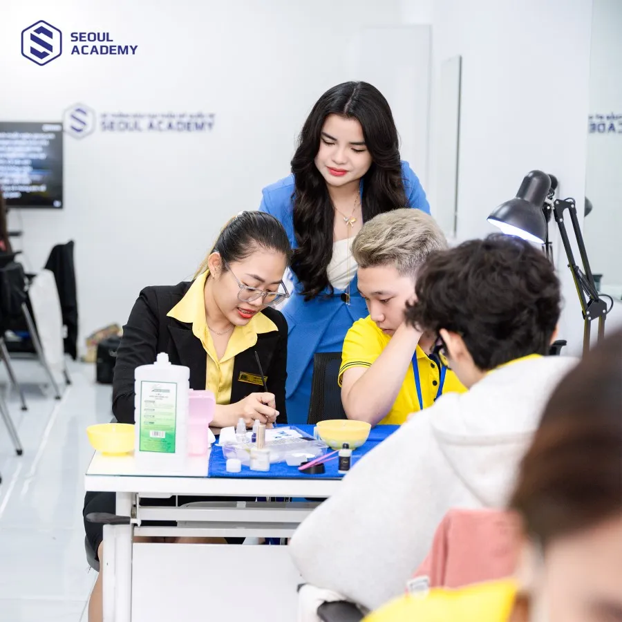 Nếu bạn có đam mê muốn theo đuổi nghề nail thì Seoul Academy là lựa chọn học nghề uy tín dành cho bạn