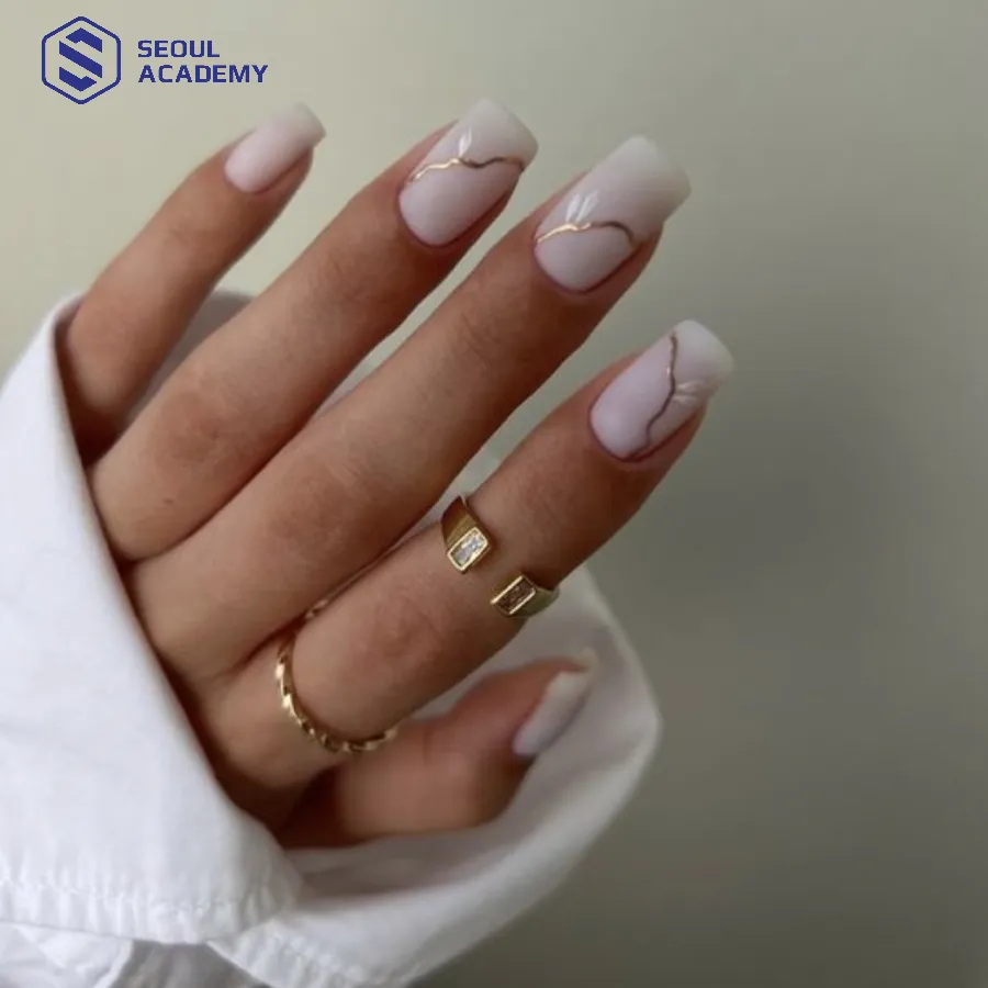 Bộ móng được nhiều chị em lựa chọn vì đơn giản mà sang trọng Bộ móng được nhiều chị em lựa chọn vì đơn giản mà sang trọng