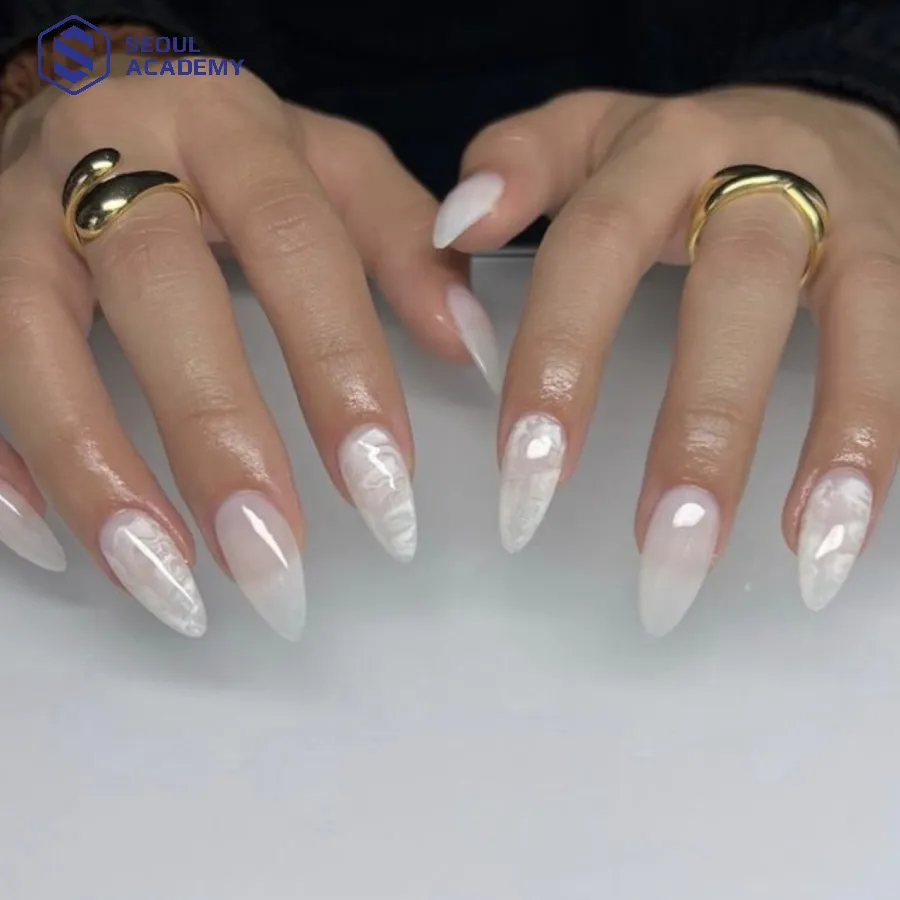 Mẫu nail trắng sữa trang trí kiểu vân đá Mẫu nail trắng sữa trang trí kiểu vân đá