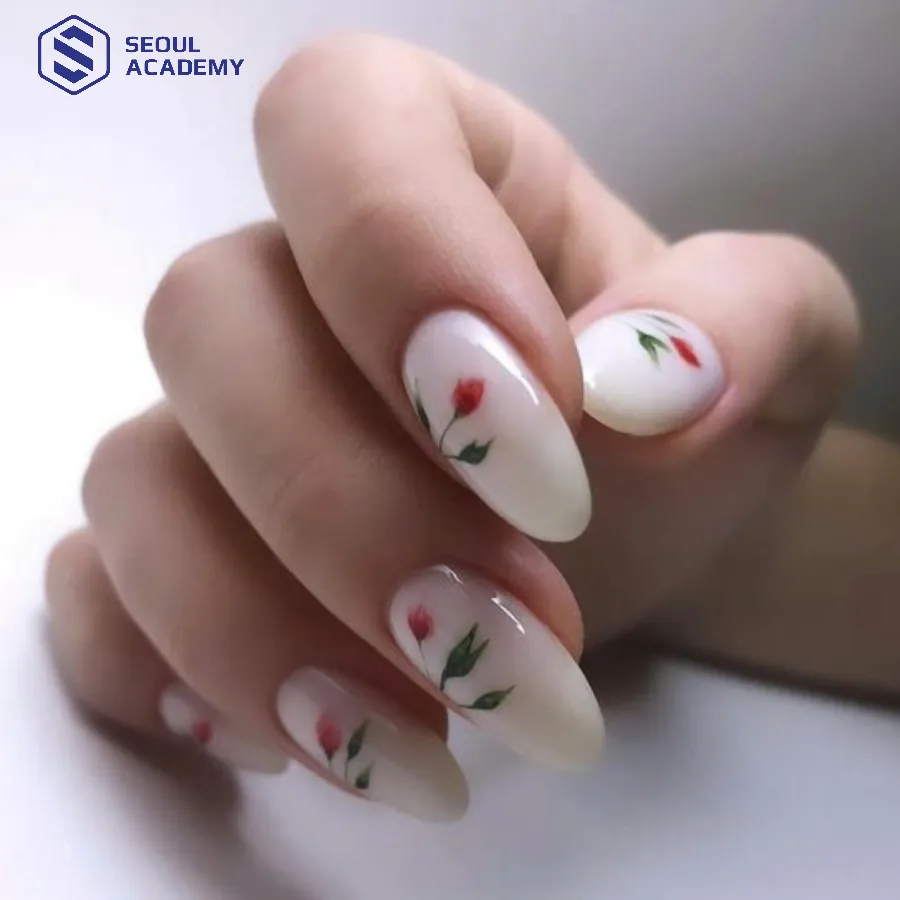 Mẫu nail hoa đỏ phù hợp cho các quý cô Mẫu nail hoa đỏ phù hợp cho các quý cô