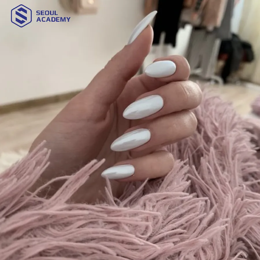 Mẫu nail tráng gương màu trắng sữa Mẫu nail tráng gương màu trắng sữa