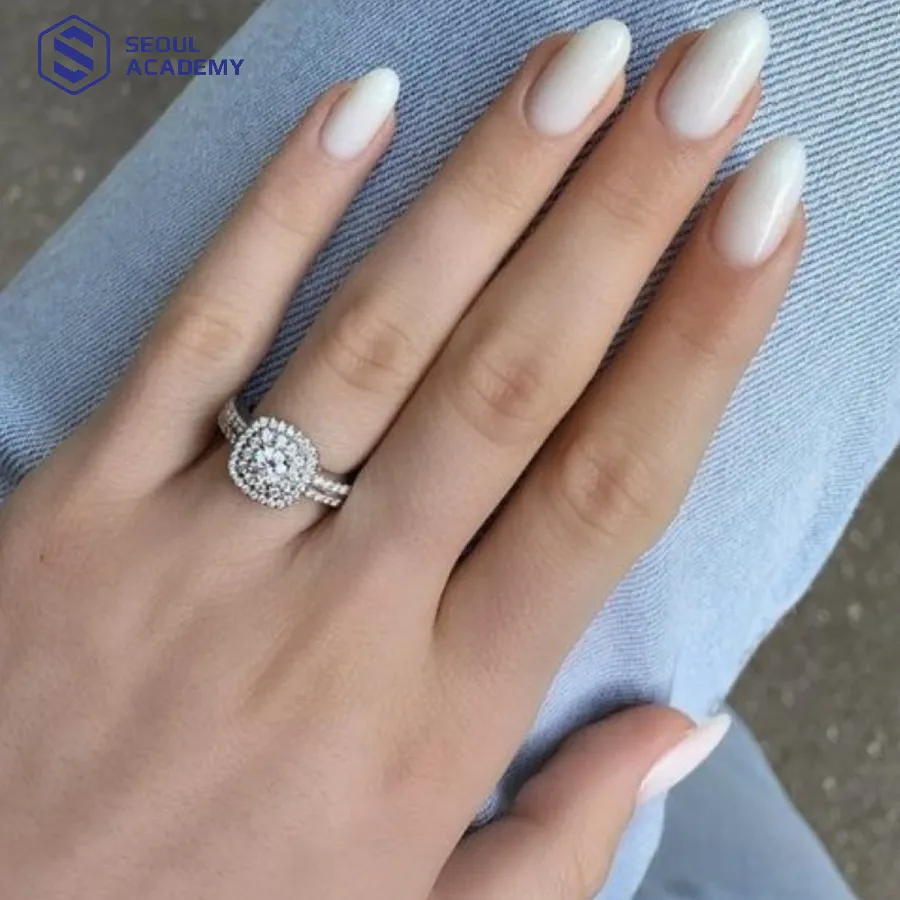 Bộ móng không cần các chi tiết trang trí cầu kỳ Bộ móng không cần các chi tiết trang trí cầu kỳ