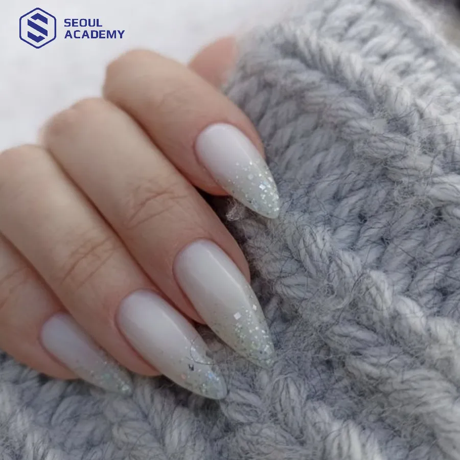 Mẫu nail sang trọng thích hợp dự tiệc Mẫu nail sang trọng thích hợp dự tiệc