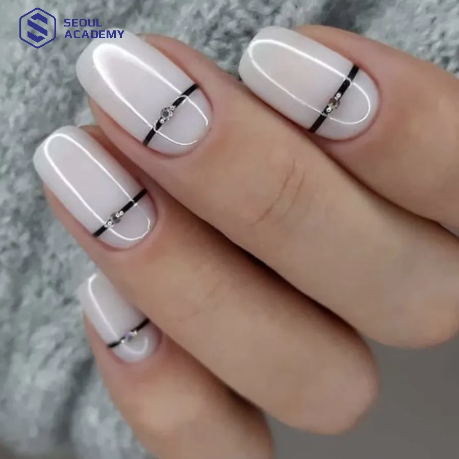 Bộ móng vuông màu trắng sữa đường gạch đen Bộ móng vuông màu trắng sữa đường gạch đen