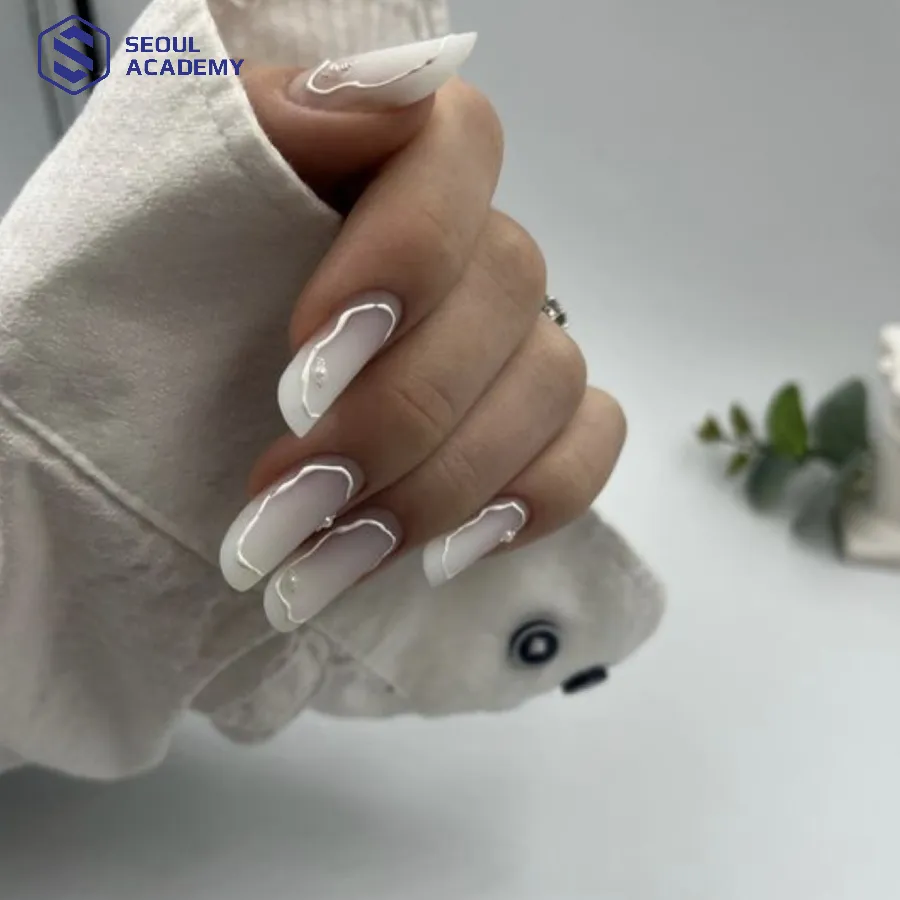 Bộ móng có kiểu trang trí khá độc đáo Bộ móng có kiểu trang trí khá độc đáo