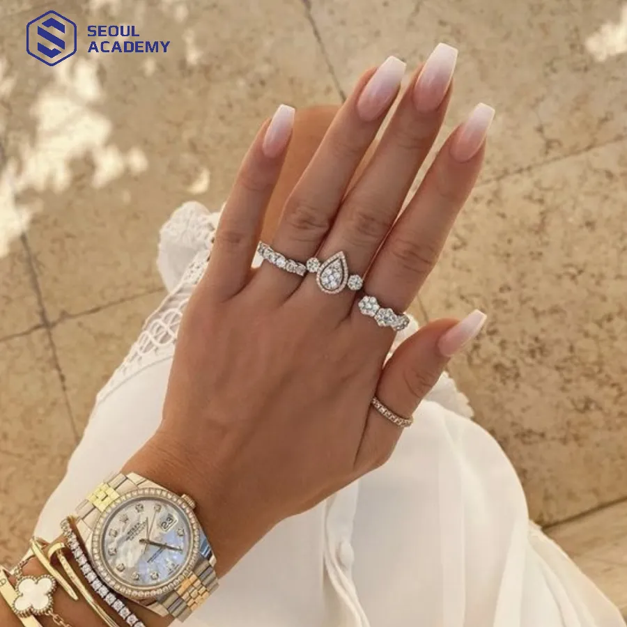 Nail trắng sữa sơn ombre nhẹ nhàng Nail trắng sữa sơn ombre nhẹ nhàng