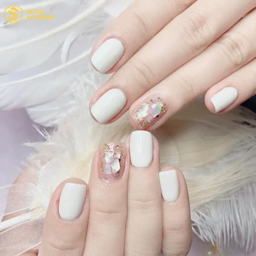 Mẫu nail trắng sữa ẩn xà cừ đẹp Mẫu nail trắng sữa ẩn xà cừ đẹp