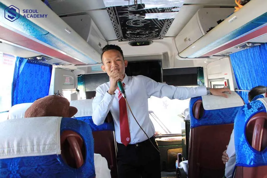 Nghề hướng dẫn viên cũng rất thích hợp cho nam 27 tuổi