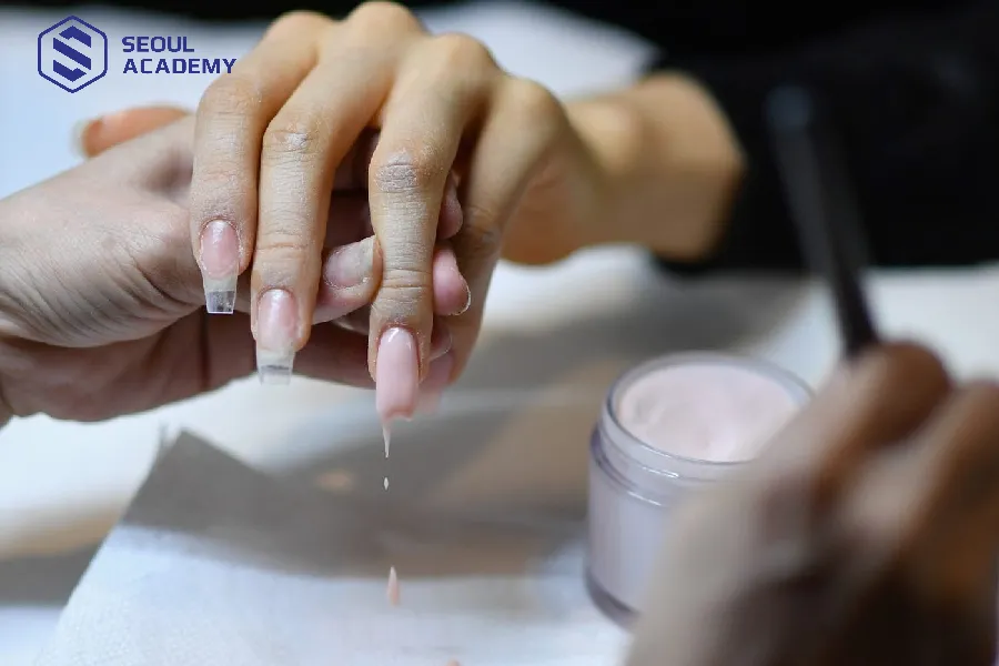 Nên làm nail trước Tết bao lâu là hợp lý?