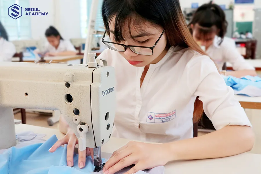 Nghề may không yêu cầu bằng cấp 3
