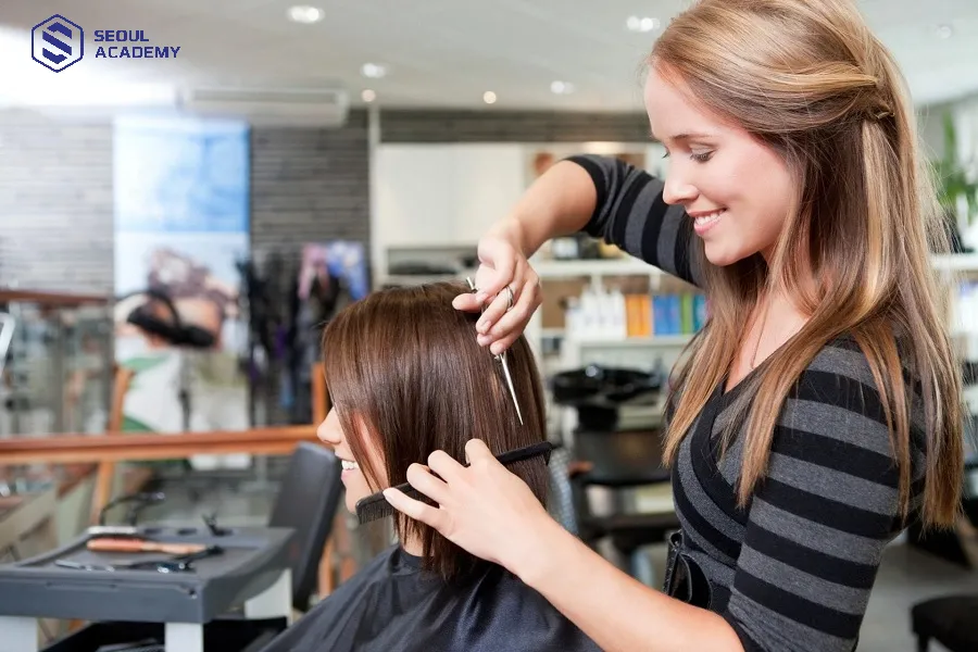 Nghề cắt tóc mang lại cơ hội nghề nghiệp cao cho các bạn không có bằng cấp 3