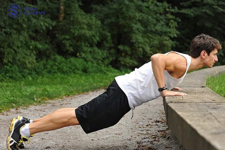 Luyện tập thể dục thể thao để cơ thể săn chắc